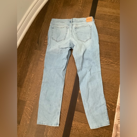HOLLISTER Low Rise Boyfriend Light Wash Distressed Women’s Jeans Size 32” Waist - Picture 4 of 10